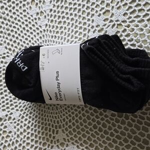 6 PR. NIKE EVERYDAY PLUS NO SHOW SOCKS
